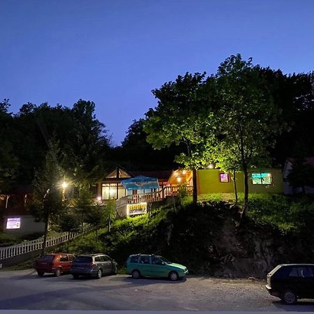 Apartmani Sastavci Тьентиште Экстерьер фото