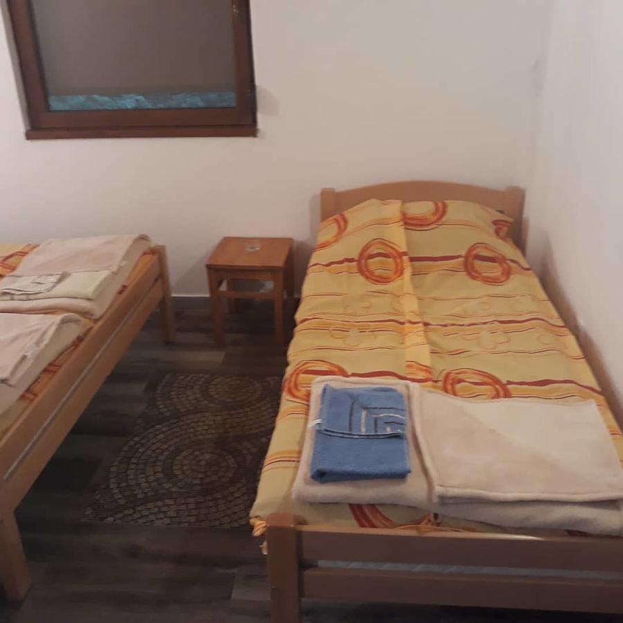 Apartmani Sastavci Тьентиште Экстерьер фото